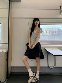 女款休閒灰色 2 合 1 配色圓領短袖 T 恤 春夏寬鬆版型百搭套頭上衣 - 淺灰色 - 查看 8