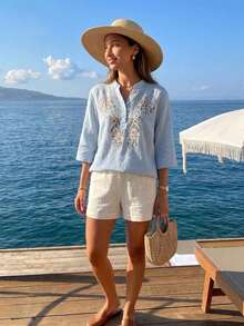 Top ample à manches 3/4 avec col V et broderie florale pour femmes, idéal pour les vacances d'été - Bleu azur - Voir 1
