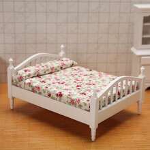 1 Set Mini European Modern Bed And Nightstand, 1:12 Scale Mini Dollhouse Bedroom Set With Floral Pattern, Cute BJD Model Accessories, Realistic Home Decor, Dollhouse Furniture, Miniature Home Scene DIY - Multicolor - View 3