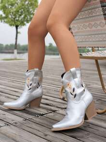 2026 Women's New Outdoor Vintage Silver Western Pointed Toe Floral Embroidered Chunky Heel Ankle Boots V-Cut Western Style Comfortable Versatile Riding Boots - Silver - View 1