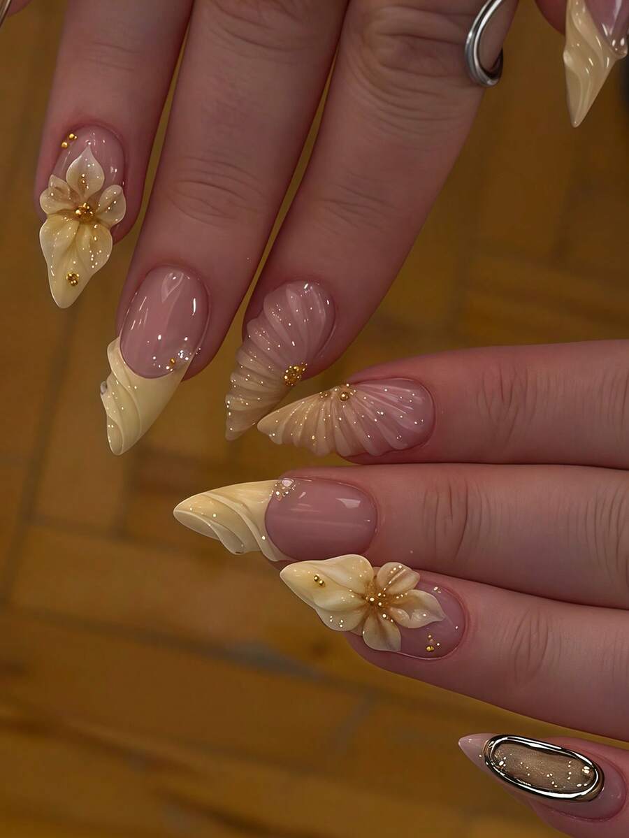 24片杏仁形美甲貼片 可愛黃粉漸層 黃白花朵 3D膠花 條紋金珠設計 假指甲 時尚銀條 淡黃法式風 全包尖頭甲 附1片果凍膠與1個迷你指甲锉 果凍膠隨機發貨 - 黃色 - 查看 1