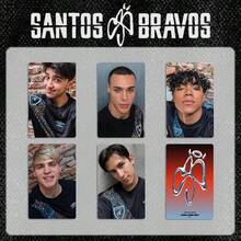 Santos Bravos DUAL 專輯卡,歐美男團周邊 LOMO 收藏卡,粉絲應援明星卡,拉丁美洲男團相片卡,Santos Bravo 粉絲收藏品,世界盃球衣卡,DUAL 出道 EP 盒裝卡,足球球衣 + 私服雙風格照片,Santos Bravos 小卡組,適合卡片專輯收藏、剪貼簿 DIY、粉絲應援 - 彩色 - 查看 12