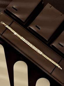 1pc Warm Light Starlight Arrow-Shaped Continuous Zirconia Bracelet + Dense Micro-Zirconia Mosaic Adjustable Clasp Hand Accessory + Small Award Ceremony Evening Gala Stage Soft Eye-Catching Matching Accessory - Gold - View 2