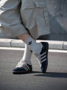 Adidas 中性款 SAMBA OG 舒適輕量低筒休閒運動鞋，適合日常穿著、戶外運動與休閒，JI3217 - 極光墨水藍/乳白色/樹脂黃 - 查看 4