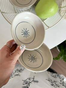 2/4 pièces, Assiettes en céramique minimalistes créatives sous-glaçure rondes de 4,5 pouces, Assiettes rondes mignonnes en forme de soleil style Ins, Assiettes polyvalentes pour usage domestique et commercial, Assiettes à sauce, Assiettes à sauce soja, Assiettes à vinaigre, Assiettes à en-cas, Assiettes à dessert, Convient pour la cuisine de la maison, les fêtes, les rassemblements, le dressage au restaurant, les pique-niques en plein air, le camping, Belle, Micro-ondes, Four, Friteuse à air - Multicolore - Voir 8
