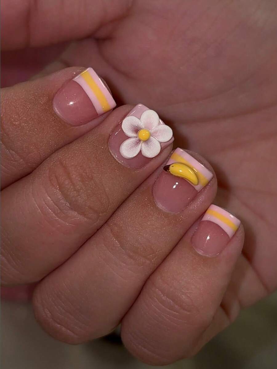24 pezzi Unghie finte quadrate corte da applicare rosa nudo con fiore 3D, ciondolo a banana & accento francese a righe, lucide, copertura completa per donne e ragazze - Multicolore - Visualizzare 1