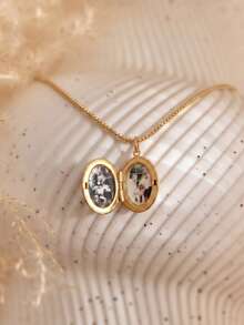 1PC Customized Men's Locket Necklace With Minimalist Oval Design, Openable Design Supports 1-2 Photos, Front Engraved With Exclusive Name, Keeps Important Memories Close To The Heart. Rugged And Versatile Gold-Plated Cuban Chain Fits Multiple Outfits, Popular Men's Commemorative Accessory, Also A Hot-Selling Choice For Father's Day, Birthday Gift. - Photo Box Necklace (corn Chain) - View 5