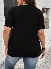 Plus Size Women's Short Sleeve Printed T-Shirt - Black - View 3