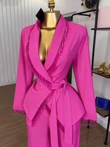 Blazer élégant et luxueux AOMEI pour femmes, rouge rose, coupe slim, col en V, avec franges et perles, ceinture à nouer, manches longues, veste de bureau pour les trajets, les affaires, convient pour les fêtes, les occasions formelles, la rentrée scolaire, la saison des remises de diplômes, les présentations d'affaires, l'église, l'académie, les concerts et les représentations - Rose vif - Voir 7