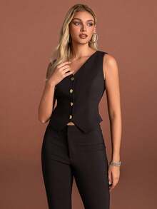 Setelan Jas Wanita Hitam Bergaya dengan Aksen Kancing Emas, Kerah, Blazer Lengan Reguler, dan Kain Non-Stretch untuk Tampilan yang Terdefinisi - Hitam - View 6