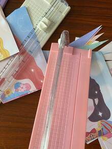 開學必備雙向 A4 紙切機 小型手動裁紙機 辦公用 手作多功能裁紙刀 便攜尺規紙切工具 桌面裁紙機 - 單件 - 查看 9