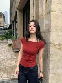 衣橱必备露肩夏季短袖T恤 女款设计 船领修身优雅红色针织上衣 休闲 - 紅色 - 查看 3