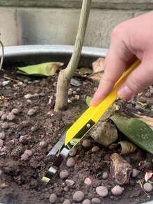 1pc Hand-Held Round Weeder - A Plastic Handle Lawn And Garden Weeding Tool That Makes Gardening Simple And Easy. Featuring An Iron Ring Design And Sharp Blades, This Manual Weeding Tool Has A UV-Resistant Plastic Handle For Weeding, Loosening Soil. - Multicolor - View 8