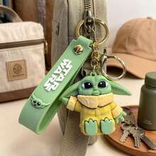 MINISO Star Wars Grogu 可愛姿勢鑰匙圈 情緒支持角色矽膠吊飾 包包掛飾 背包手提包與鑰匙裝飾配件 唯美裝飾 - 綠色的 - 查看 2