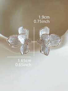 1 Pair Exquisite Elegant Flower Shaped Copper Alloy Inlaid Artificial Zirconia Unique Design Vintage Premium Feel Suitable For Daily Casual Dating Women Stud Earrings - Silver - View 3