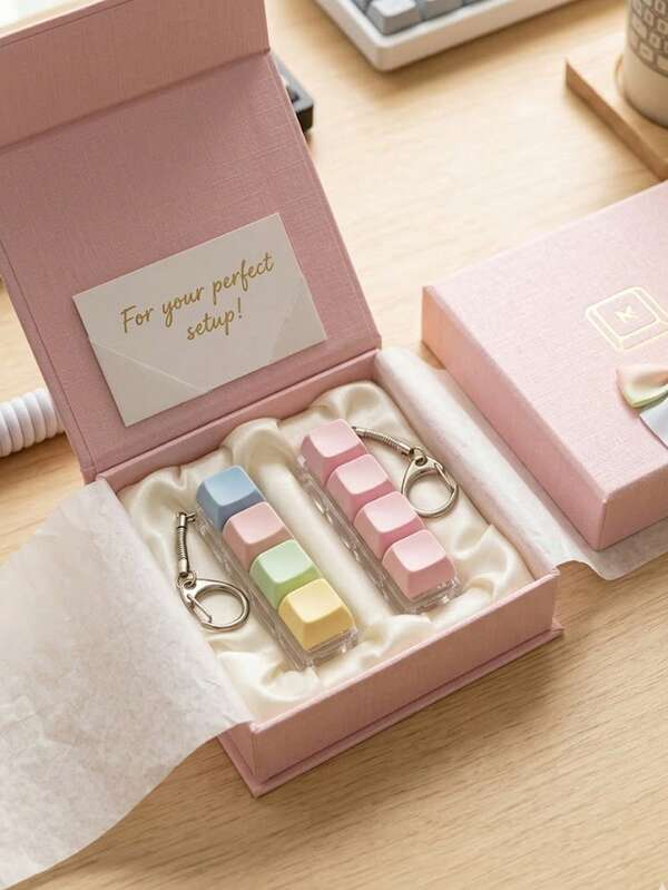 1pc Unique Key Button Keychain, 3-Color Non-Glowing Keychain Accessory, Boredom Gift Decorative Item, Clicky Keyboard Keychain, Keyboard Keychain, Clicky Keyboard Keychain