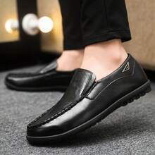 Sepatu Jalan Ringan dan Nyaman untuk Pria, Sepatu Sneaker Kasual Bertali - Hitam - View 4