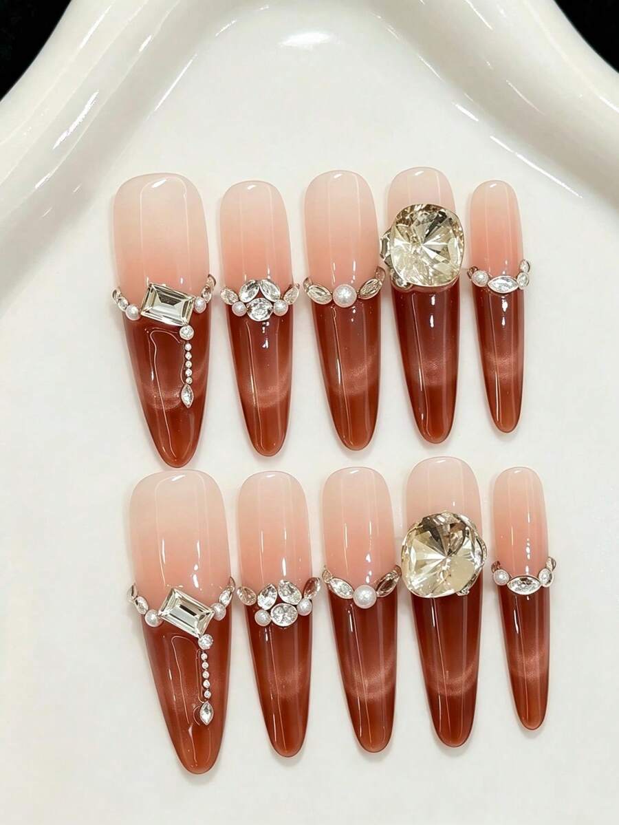 10入長款尖頭手工穿戴式美甲貼片，棕色法式微笑線貓眼珍珠碎鑽設計，夏季美甲，易穿戴，適合女孩與女性節慶派對及日常配戴