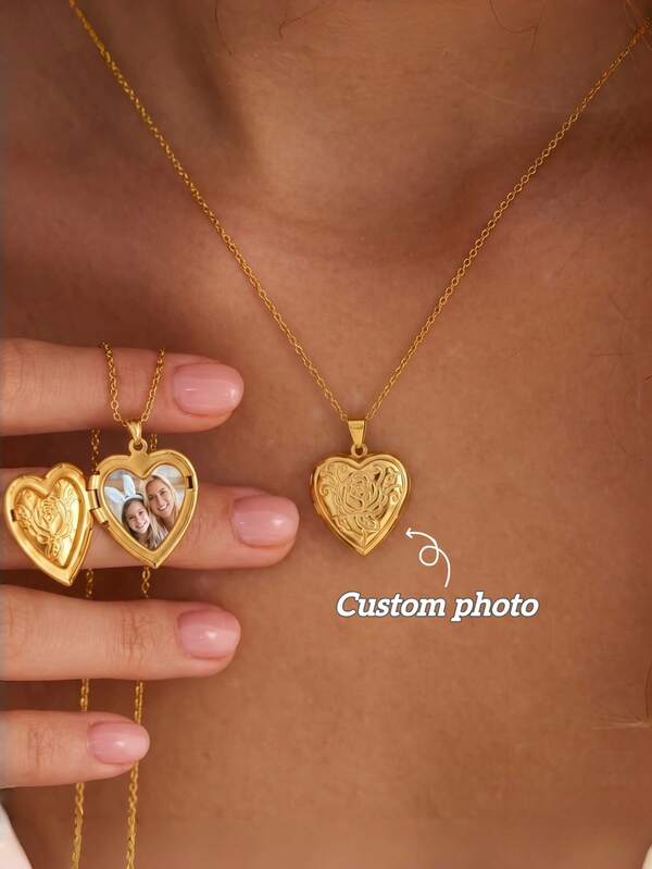 1PC Customized Heart Carved Locket Necklace, Openable Locket With Personalized Photo + Text, Delicate Gold-Plated Craftsmanship Paired With Simple Chain, Suitable For Various Styling Styles, Couple, Family, Mother's Commemorative Jewelry, Whether For Couple Engagement, Parent-Child Keepsake Or Best Friend Gift, It's The Best Gift To Convey Your Heart