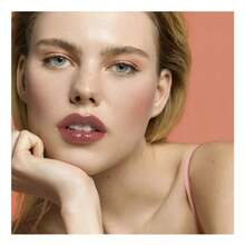 YSL Rouge Pur Couture Vinyl Cream Lipstick #440 CHILI - Bold Red Creamy Lipstick, 0.18oz/5.5ml, Hydrating & High Shine - 紅色 - 查看 5