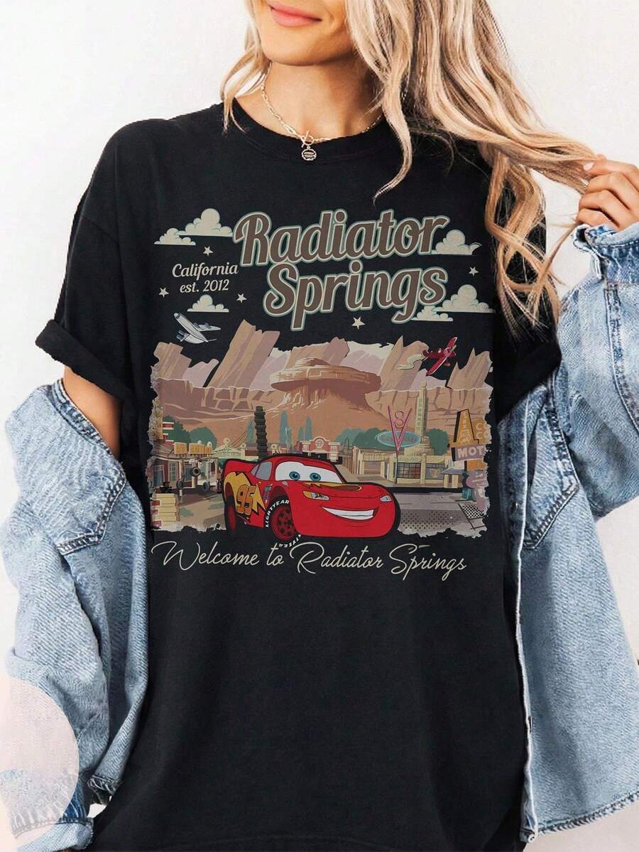 Prodotti Disney con licenza ufficiale: Maglietta auto vintage, Maglietta Saetta McQueen, Confezione famiglia auto, Maglietta commemorativa Disney Journey 2026, Maglietta 100% cotone per uomo e donna - nero - Visualizzare 1