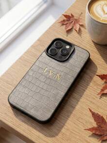 客製化女款手機殼，適用 17 16 15 14 13 12 11 Pro Max 17 Air，個性化縮寫姓名 3D DIY 雕刻金字背蓋，熱燙印技術，奢華鱷魚紋 PU 皮革防震皮殼，節日禮物送給愛人、朋友、家人、自己與孩子 - 灰色 - 查看 6