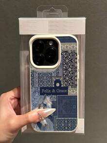 1件 DIY 雙姓名客製化 藍色背景 波斯拼貼圖案 金色雙馬設計 TPU 仿皮革紋理材質 相容 Apple Duo/18ProMax/17ProMax/16Pro/15/14Plus/13Pro/12ProMax/11/XsMax 與 Galaxy A05s/A13/A14/A15/A23/A24/A25/A32/A33/A34/A35/A52/A53/A54/A55/S20/S21 FE/S22 Ultra/S23/S24 Ultra 與 Note 13 Pro/Note 12/11/Note 10 Pro/Note 9/8/13C/12/12C/10A 防摔防指紋 耐用 美麗優雅 極具吸引力 送給朋友的最佳禮物 - 彩色 - 查看 4