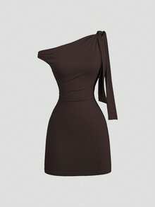 ajustado sexy con volantes en el hombro oblicuo, que ciñe la cintura, estilo francés chic, minifalda ajustado - Marrón Chocolate - Ver 1