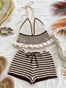 Conjunto de dos piezas para mujer verano 2026 nuevo estilo europeo y americano con diseño de bloques de color a rayas, top corto de punto halter con escote en V, espalda descubierta y volantes, y shorts cortos de playa con bloques de color a rayas para vacaciones - Multicolor - Ver 3