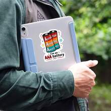 1 Stück - 3 Zoll Im An AAA Batterie lustiger Neurospicy Aufkleber für Laptops, Wasserflaschen, Notizbücher, Tassen für Studenten, Lehrer, Büroangestellte, Kreativesmitarbeiter, Pendler und alle, die mit Chaos und niedriger sozialer Batterie funktionieren - A - Übersicht 4