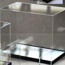 Caja de acrílico transparente, caja de exhibición práctica a prueba de polvo para figuras, modelos y coleccionables, exhibición de escritorio - Fondo negro + acabado espejo - Ver 9