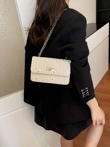 Mini bolso de hombro de paja con cadena y bordado de margarita nueva, bolso cuadrado pequeño con cierre giratorio de moda, bolso de playa mini elegante para mujer, bolso de playa de paja, artículos esenciales de playa, accesorios de playa y artículos imprescindibles de verano, artículos esenciales para vacaciones, combinación perfecta para accesorios de playa de mujer, bolso de vacaciones de verano de moda, adecuado para vacaciones y días festivos, bolso tote esencial de playa para mujer - Blanco - Ver 3