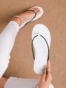 Rendy Minimalist Thin Line Thong Sandals Women Black White Color Matching Soft Insole Flat Flip Flops Daily Summer Beach Slippers - Black and White - View 3