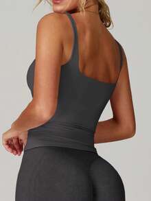 Luster Bright Damen graues Sport-Tanktop mit gepolsterten Cups, quadratischer Ausschnitt, schmale Passform, lässiger Stil, geeignet für Training, Laufen, Yoga, Pilates, Alltag und Fitnessstudio - Grau - Übersicht 5
