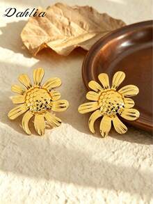 1 Pair Gold Sunflower Earrings, Stainless Steel Material, Unique Sunflower Flower Design, Suitable For Women, Party Gift Choice, Showcases Personalized, Vintage Jewelry, Women's Earrings, Mother's Day Or Valentine's Day Accessories, Women's Stud Earrings - Multicolor - View 5