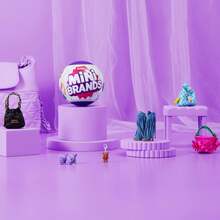 Mini Brands 時尚系列 4 (1 包裝) ZURU 出品 – 新奇開箱收藏玩具，含 5 個神秘迷你時尚包、鞋子與配件，80 多種款式可供收藏，適合 3 歲以上兒童、青少年與成人 (隨機) - 彩色 - 查看 4
