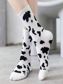 1/3 Pairs Cow Print Mid-Calf Socks, Black And White Spotted Personalized Printed Socks, Street Style Slouch Socks, Versatile Casual Sports Breathable Sweat-Absorbing Socks, Student Daily Commute Matching Canvas Shoes And Sneakers, All-Season Comfortable Non-Tight Basic Style - Black and White - View 2