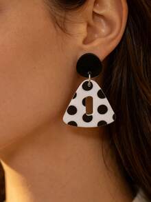 A Pair Of French Retro-Style Black Round And Black And White Polka Dot Hollowed-Out Triangular Acrylic Earrings - Black and White - View 4