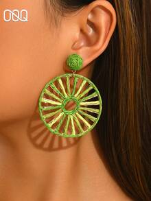OOQ 1 Pair Summer Bohemian Style Geometric Round Hollow Fan-Shaped Raffia Straw Woven Earrings, Dopamine Colorful Exaggerated High-End Personalized Design Versatile Women's Earrings, Gift For Party, Music Festival, Dance, Any Holiday (Purely Handmade Raffia Straw Weaving Method, Direction And Shape Random) - Green - View 4