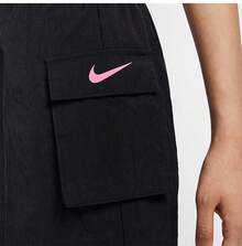 Nike 女款寬鬆休閒運動工裝短褲，秋季新款 HM4597-010 - 黑色 - 查看 5