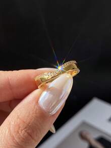 1件 0.15克拉總重量優雅V型星形莫桑鑽戒指，925純銀，適合婚禮、舞會及其他特殊場合 - V型莫桑戒指 - 查看 5