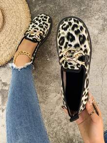 White Leopard Print Design Thick Sole Women's Buckle Lightweight Flat Shoes Non-Slip Versatile Outdoor Shoes - White - View 1