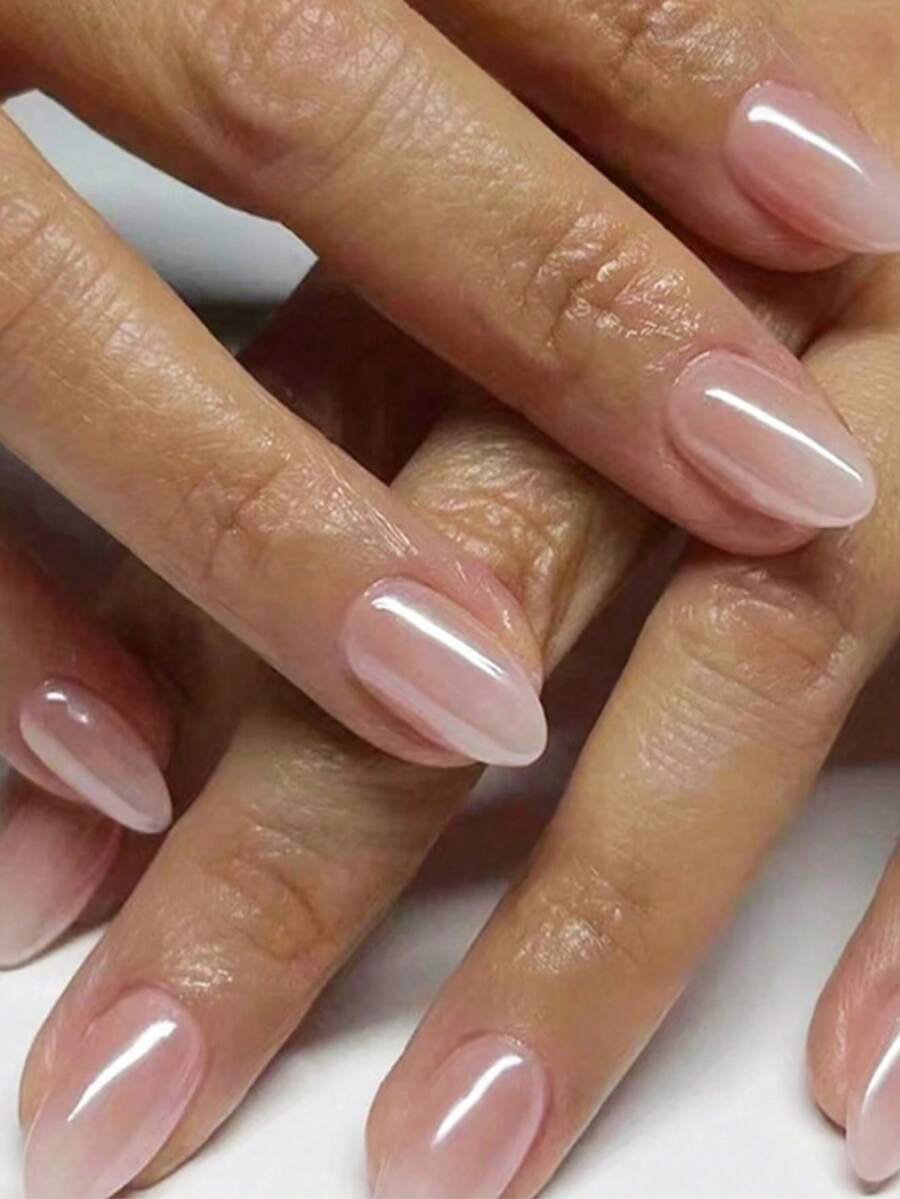 24入短杏仁形假指甲片，簡約純色亮面，適合女性與女孩日常佩戴的美甲用品