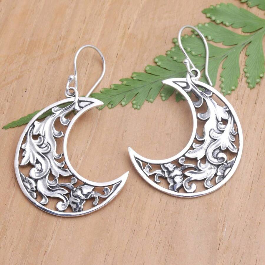 Vintage Moon Pendant Earrings, Hollowed-Out Scrollwork Craftsmanship, Feminine Accessory, Versatile Vacation Gift Jewelry - Silver - View 1