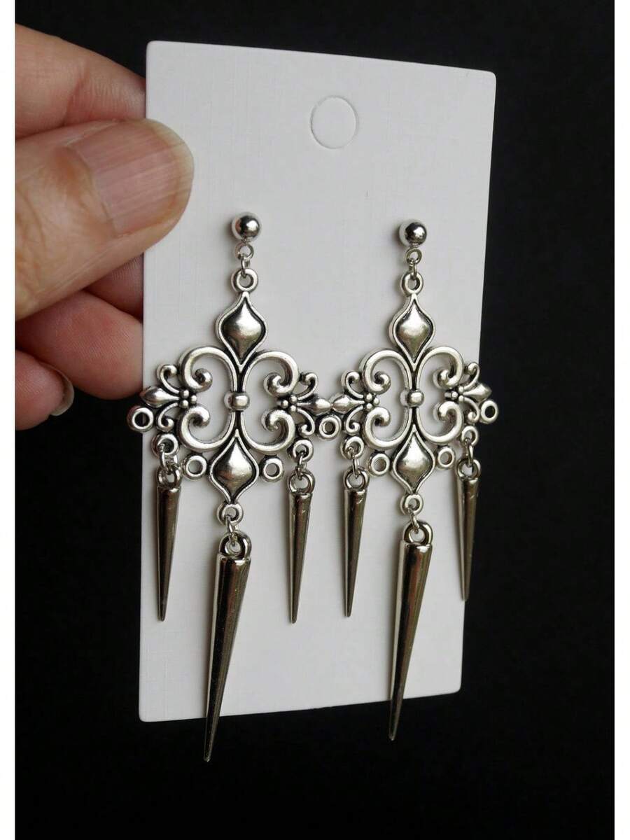 Gothic Silver Earrings With Pointed Filigree - AQ-3741 - View 1