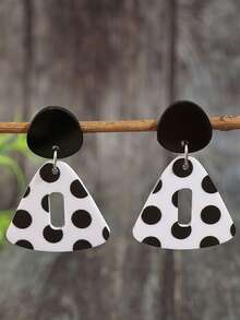 A Pair Of French Retro-Style Black Round And Black And White Polka Dot Hollowed-Out Triangular Acrylic Earrings - Black and White - View 7
