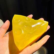 1 pieza Juguete antiestrés de queso nuevo, queso realista creativo, hecho de material TPR, adecuado para viajes, oficina y regalo pequeño para la temporada de graduación - Multicolor - Ver 2