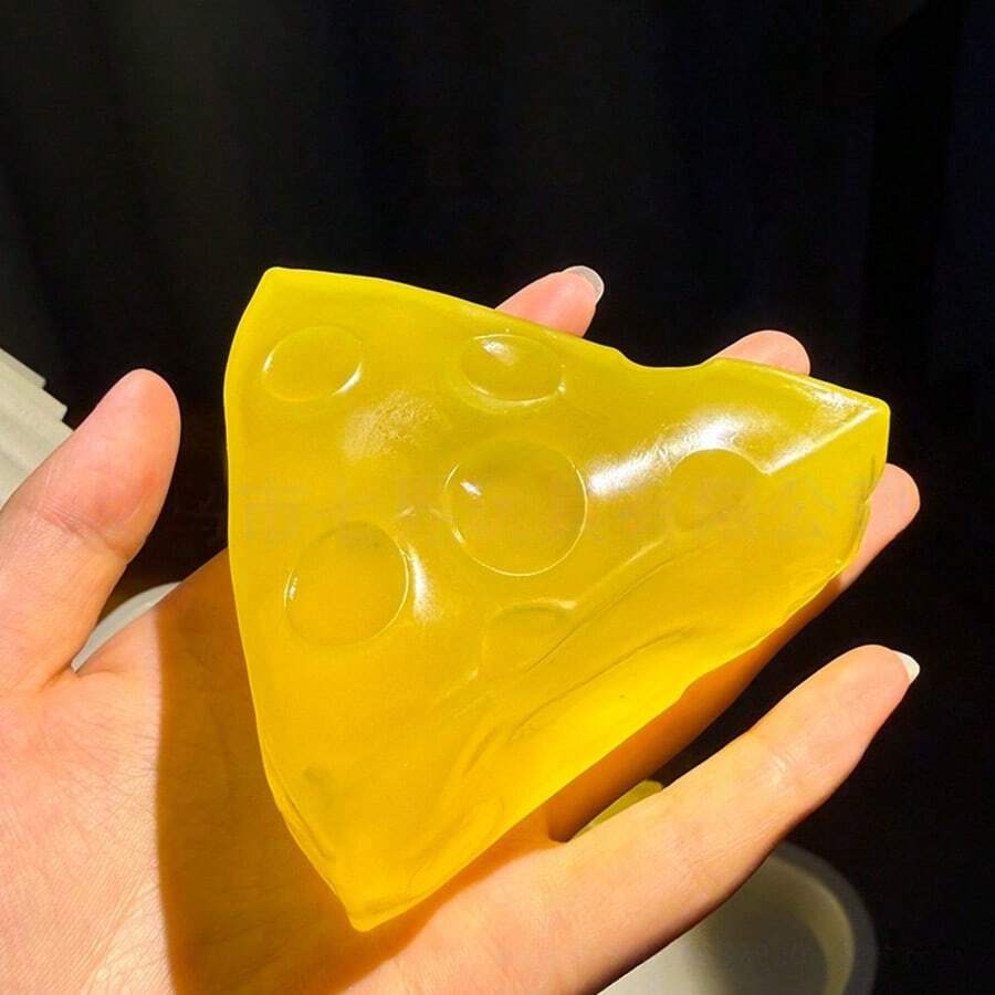 1 pieza Juguete antiestrés de queso nuevo, queso realista creativo, hecho de material TPR, adecuado para viajes, oficina y regalo pequeño para la temporada de graduación