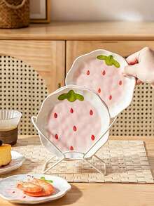 1pc/2pcs/4pcs Strawberry Ceramic Plate Set, 6-Inch Cartoon Underglaze Cake Dessert Plate, Fruit Snack Plate, Breakfast Bread Plate, Afternoon Tea Snack Plate, Side Dish Plate, Korean Kimchi Plate, Tabletop Bone Plate, Tabletop Trash Tray, Microwave Oven, Dishwasher - Multicolor - View 13