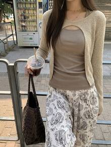 2026 Spring/Summer New Style: Khaki Rear Split Hollow-Out Knitted Cardigan, Slouchy Loose Short Blouse, Textured Elegant Casual Style, Perfect For Vacation, Music Festivals, And Dating Outfits - Khaki - View 4